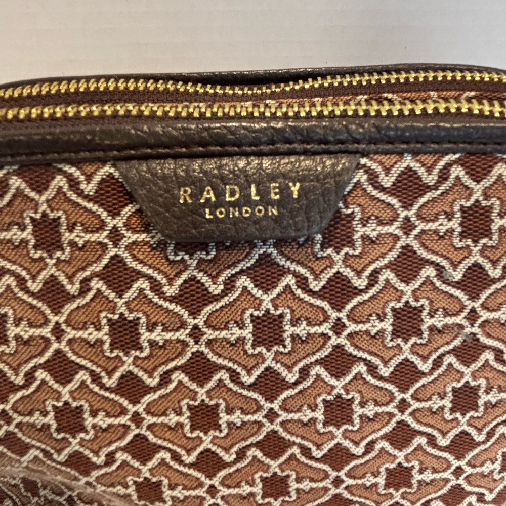 Radley London Dukes Place Crossbody Bag - Picture 4 of 9